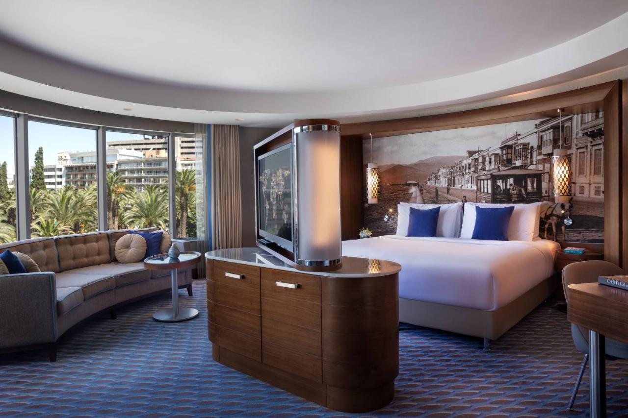 Renaissance Otel 5*